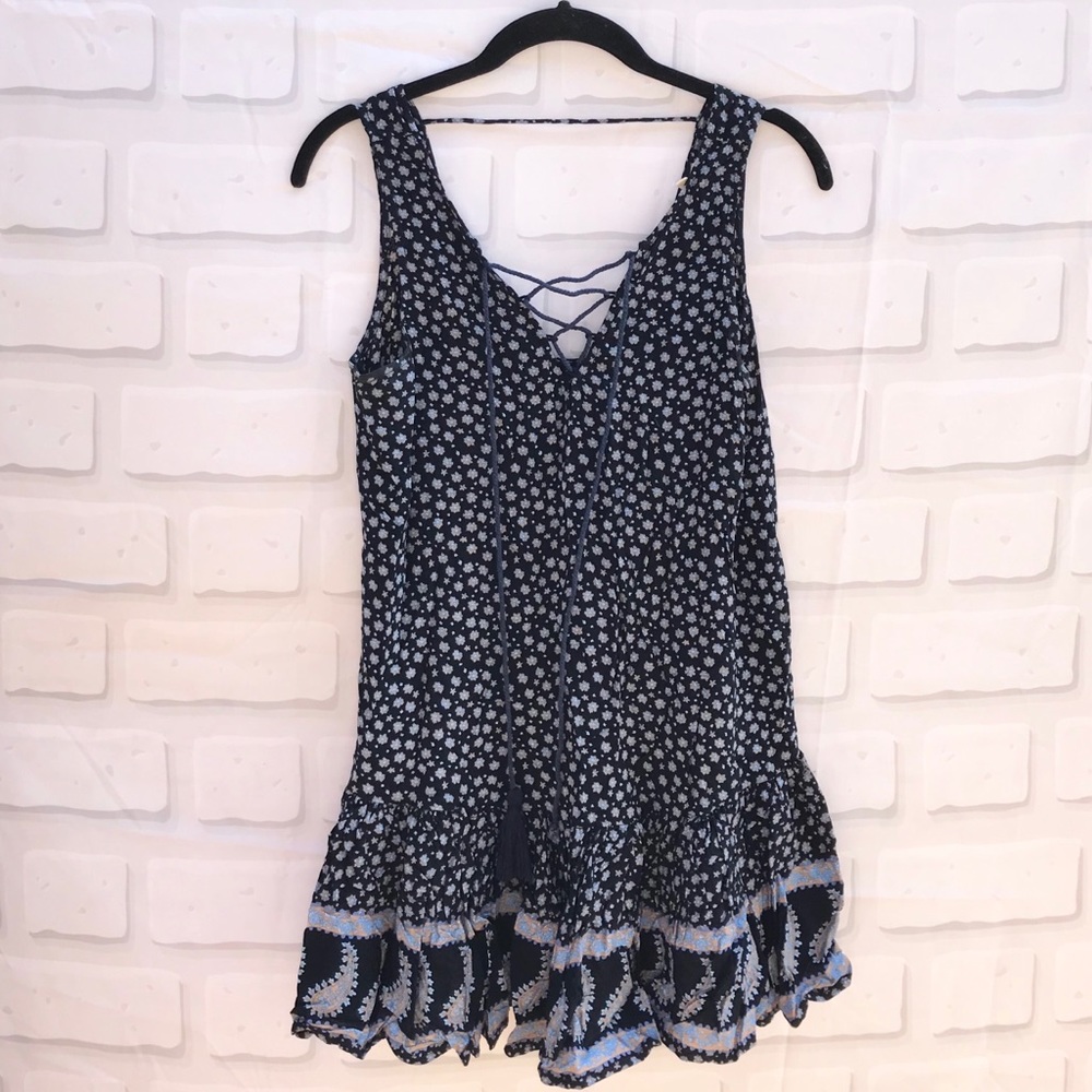 En Créme | Blue Floral Criss Cross V-Neck Dress